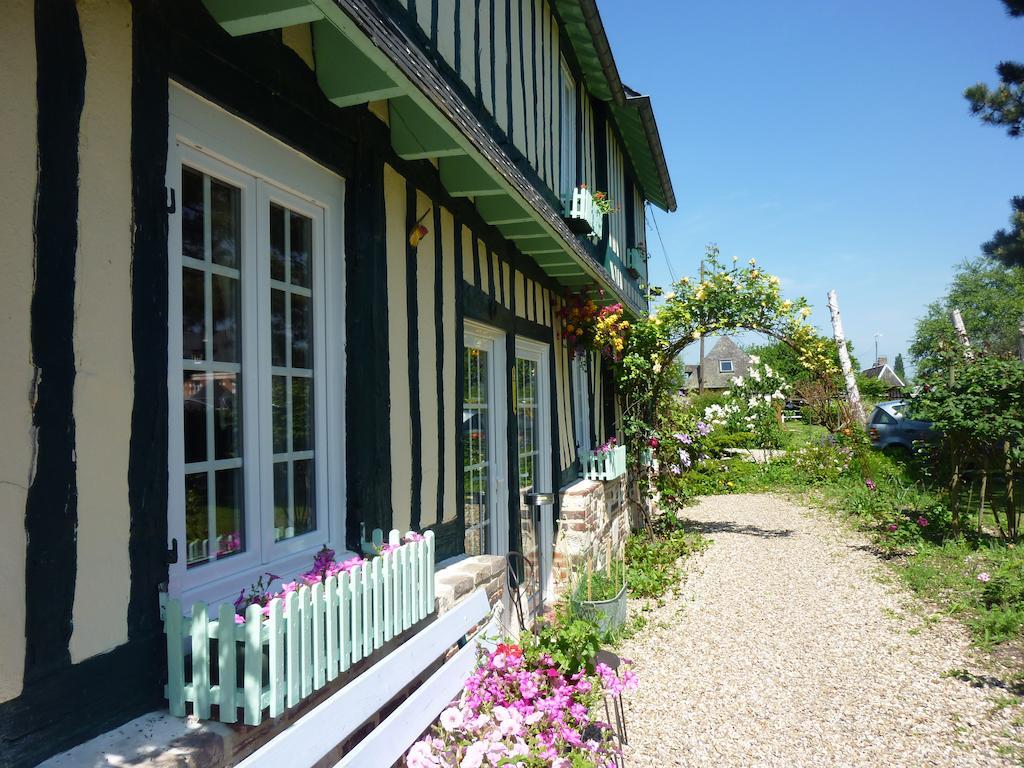 Chambre D'Hotes Au Fil De L'Eau Jumieges Exterior photo