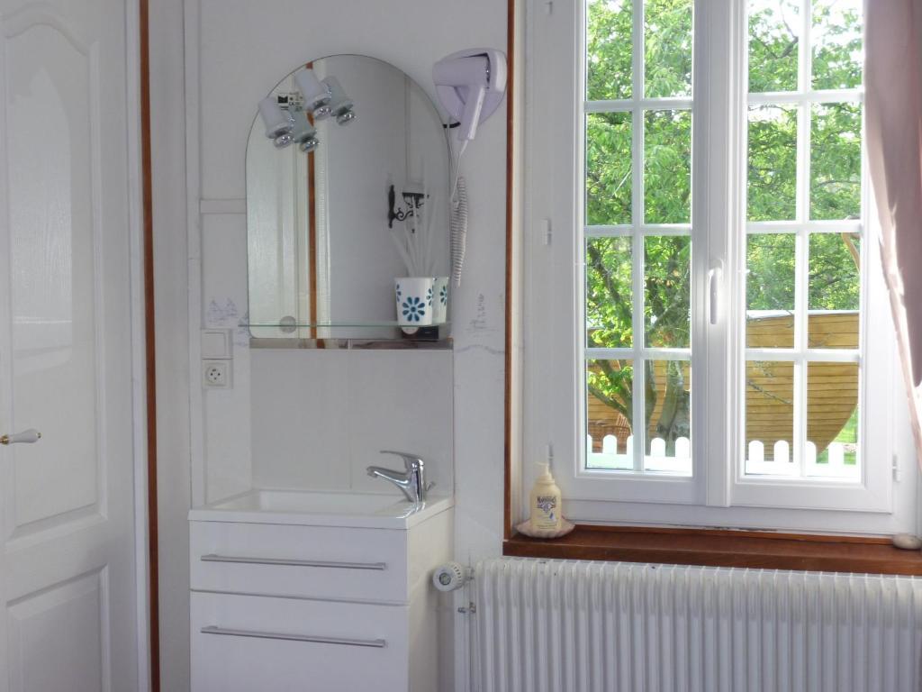 Chambre D'Hotes Au Fil De L'Eau Jumieges Room photo